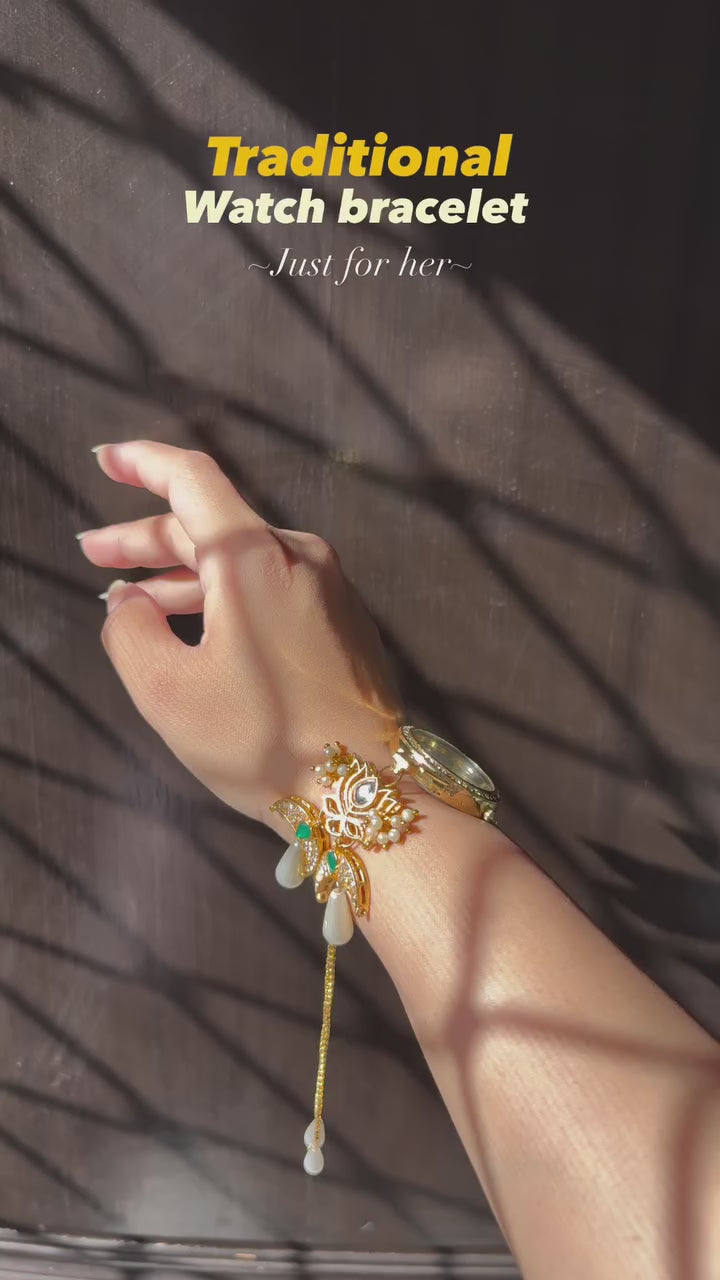 Classic traditional watch bracelet